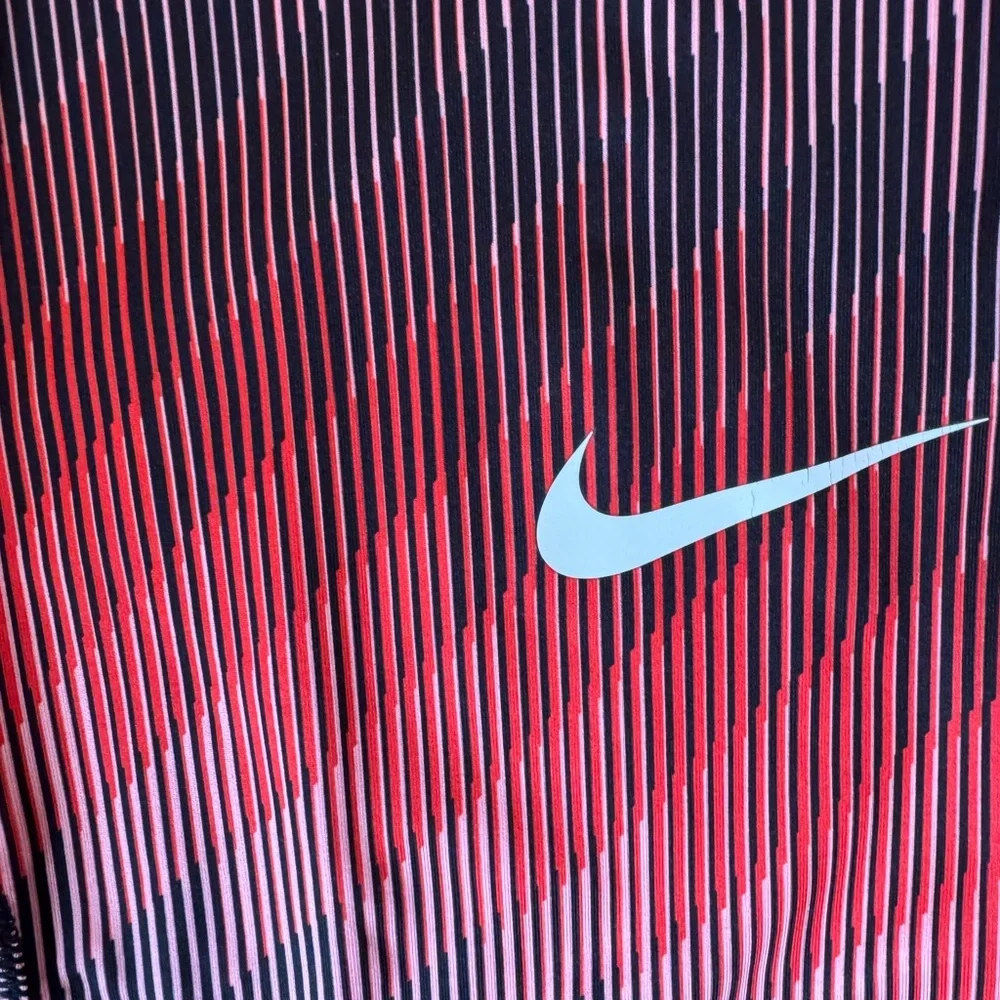 NIKE CAPRI LENGTH DRI-FIT Performance Leggings SMALL #X - Picture 2 of 5